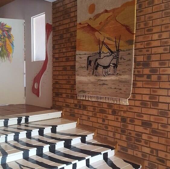 فندق صغير Blue Moon Backpackers