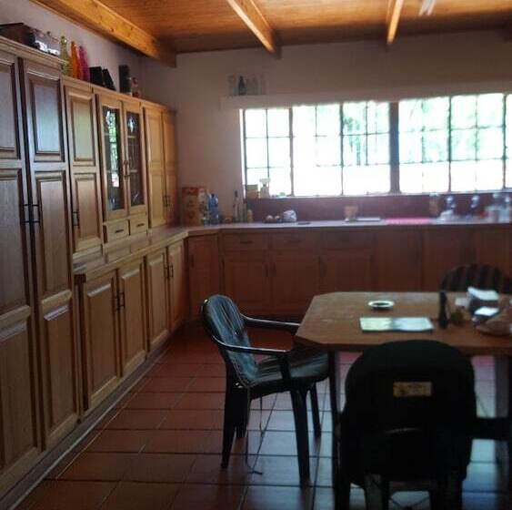 فندق صغير Blue Moon Backpackers