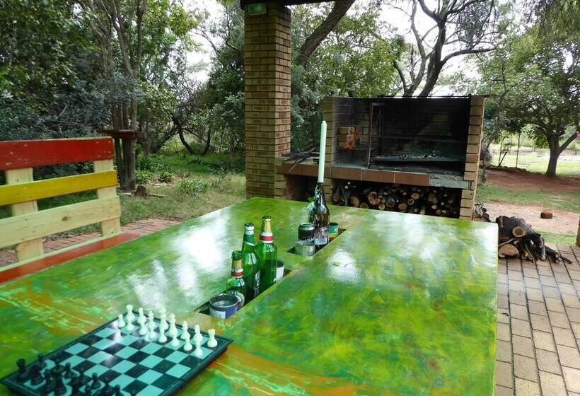 فندق صغير Blue Moon Backpackers