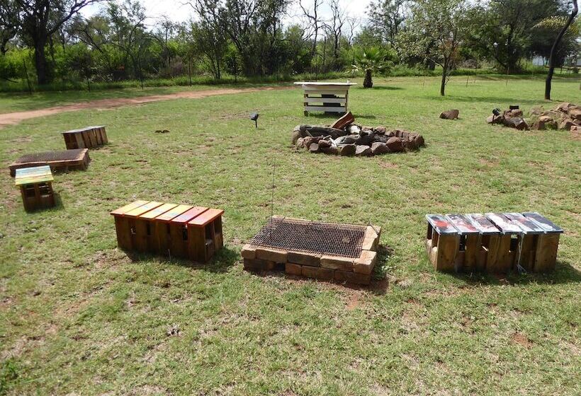 فندق صغير Blue Moon Backpackers