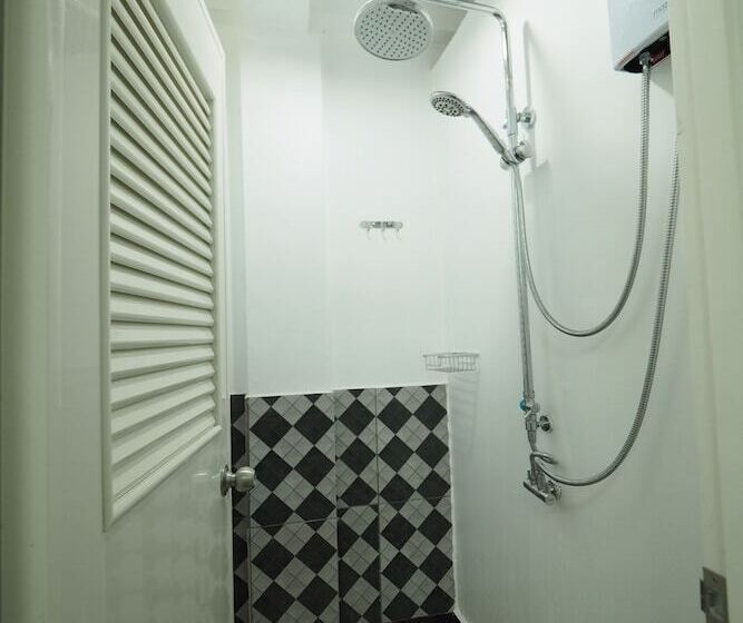 Arisa Hostel