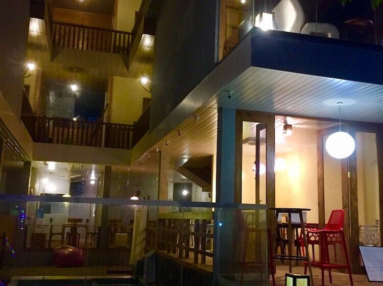 Arrowana 888 Weligama   Hostel