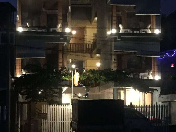 Arrowana 888 Weligama   Hostel