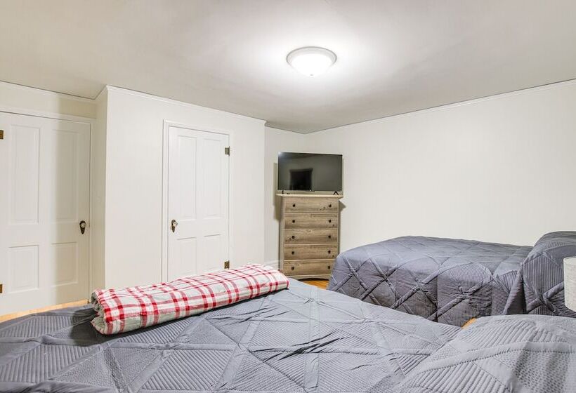 Barnes City House ~ 3 Mi To Hunting & Fishing!