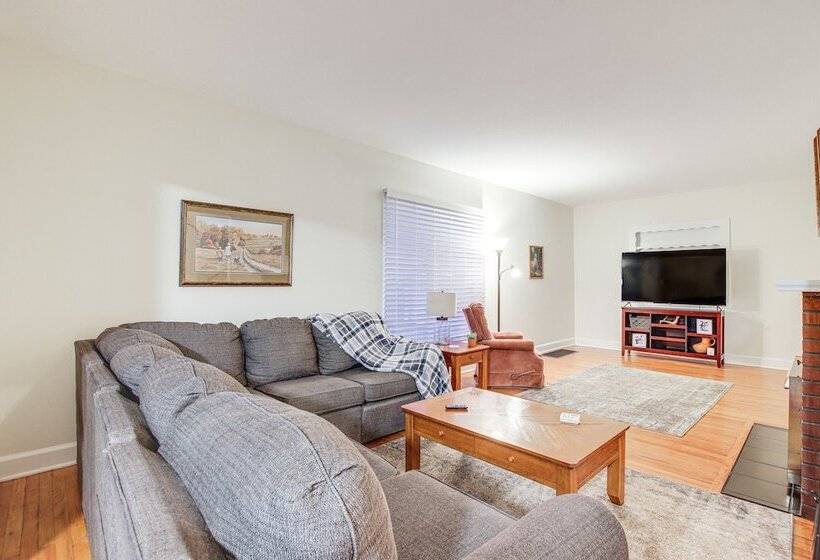 Barnes City House ~ 3 Mi To Hunting & Fishing!