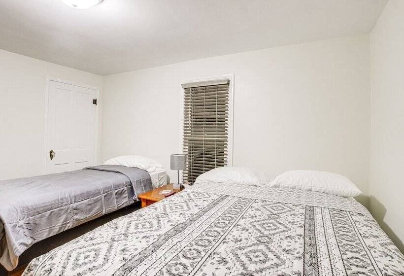 Barnes City House ~ 3 Mi To Hunting & Fishing!