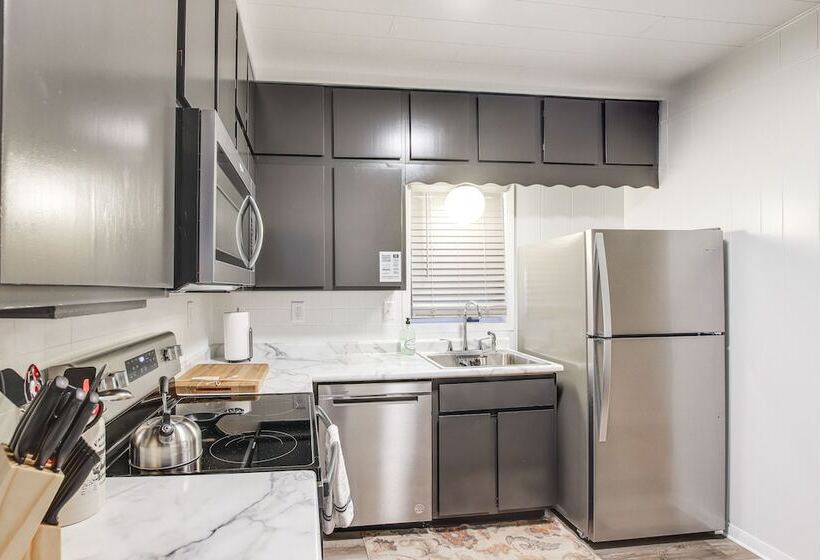 Barnes City House ~ 3 Mi To Hunting & Fishing!