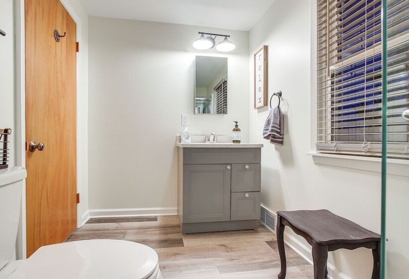 Barnes City House ~ 3 Mi To Hunting & Fishing!