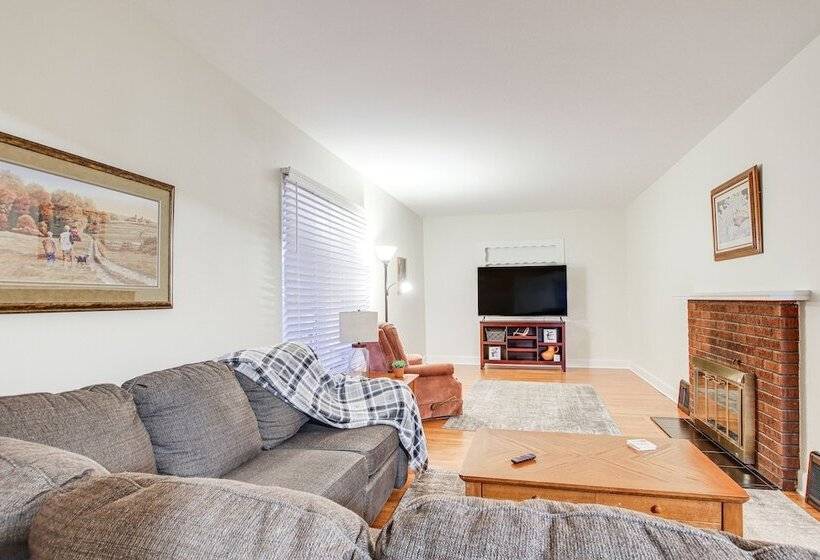 Barnes City House ~ 3 Mi To Hunting & Fishing!