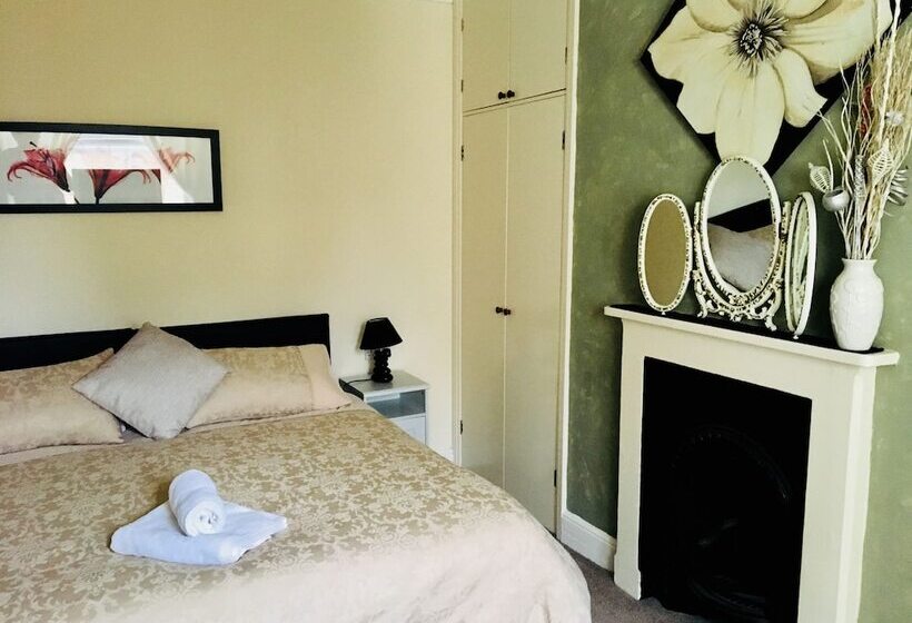 ベッドアンドブレックファースト Bentons Guest House