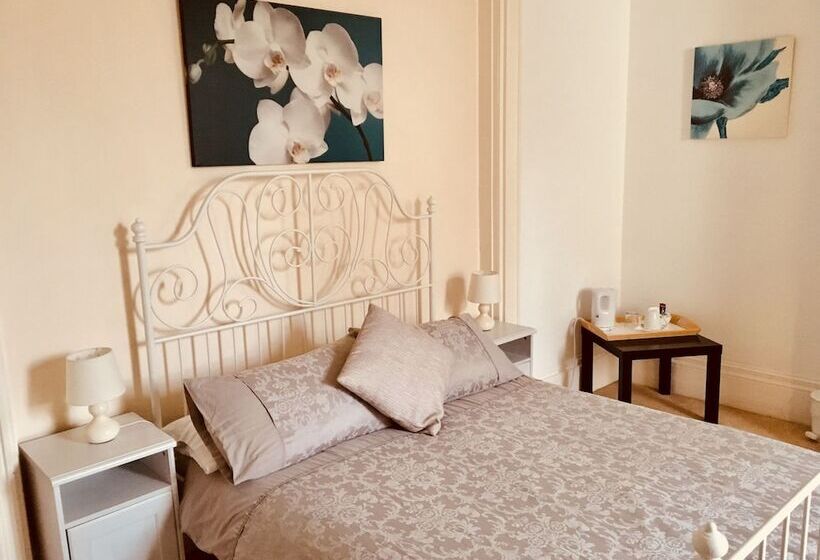 ベッドアンドブレックファースト Bentons Guest House