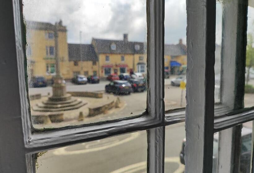 ベッドアンドブレックファースト Bankview