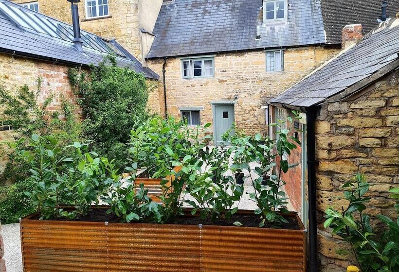 ベッドアンドブレックファースト Bankview