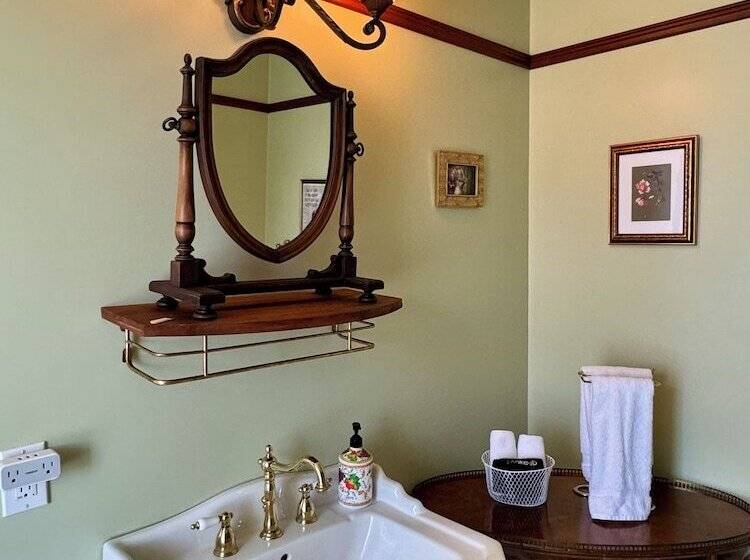 مبيت وإفطار Hubble House Inn