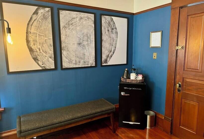 مبيت وإفطار Hubble House Inn