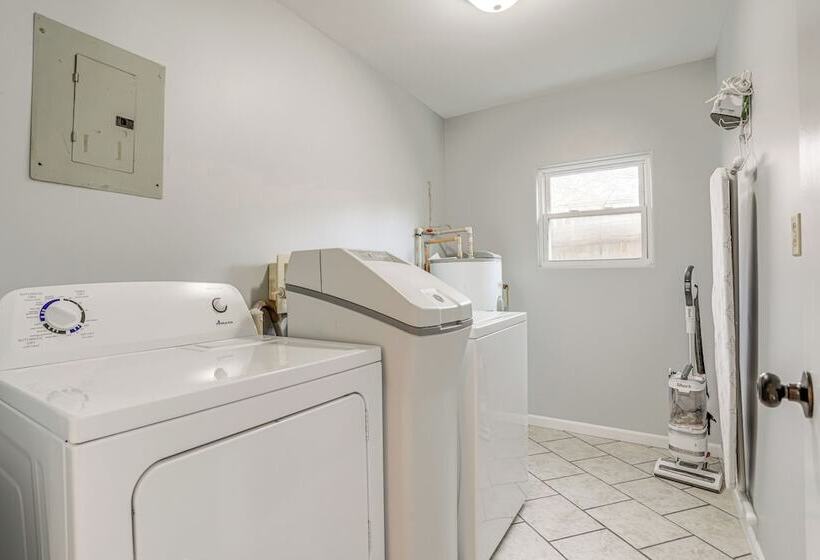 Benton Harbor Home W/ Fire Pit   2 Mi To Beach!