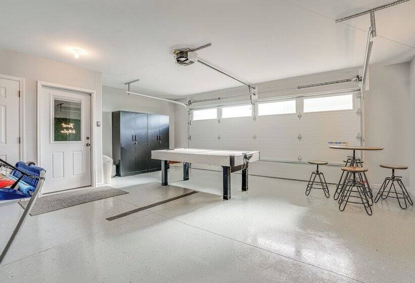 Benton Harbor Home W/ Fire Pit   2 Mi To Beach!