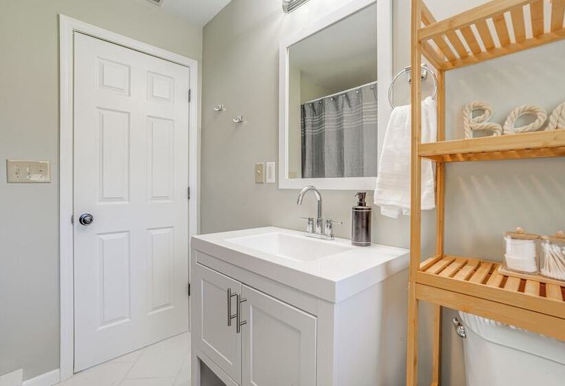 Benton Harbor Home W/ Fire Pit   2 Mi To Beach!