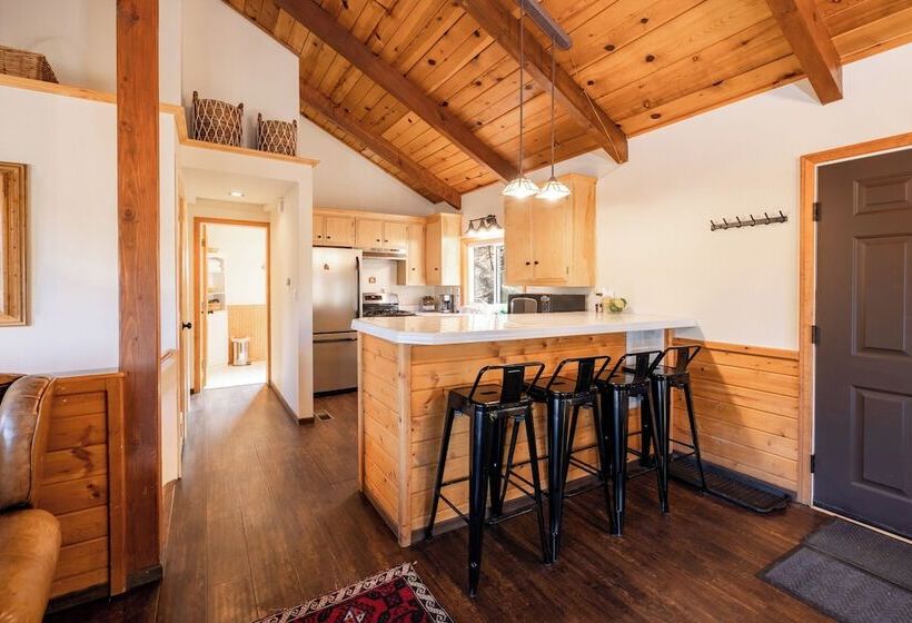 Black Oak Cabin #1977