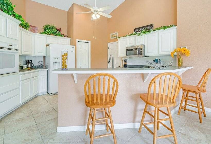 1 Mi To Rainbow Springs State Park: Home W/ Lanai!