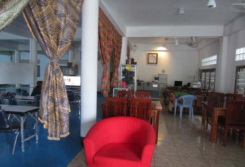 Cedarberg House Three Pagoda Pass   Hostel