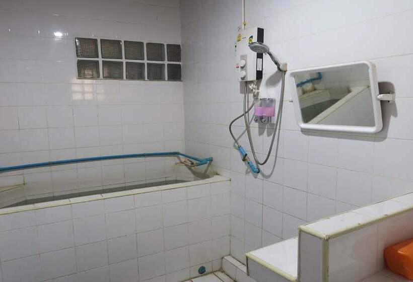 Cedarberg House Three Pagoda Pass   Hostel