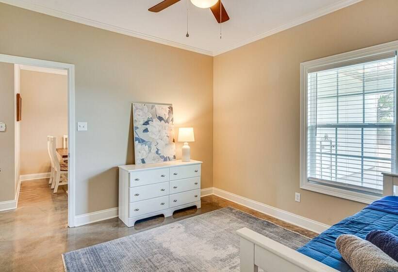 Cozy Crowley Home: Modern Interior, Covered Porch!