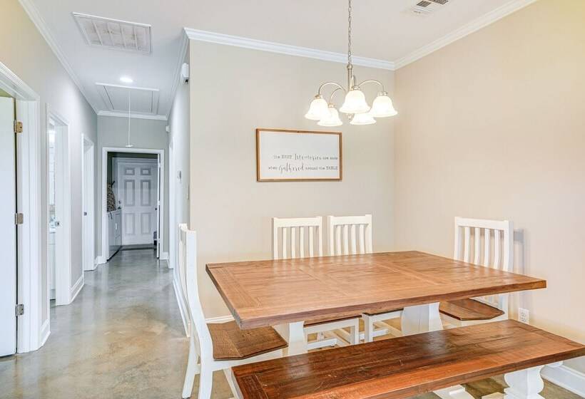 Cozy Crowley Home: Modern Interior, Covered Porch!