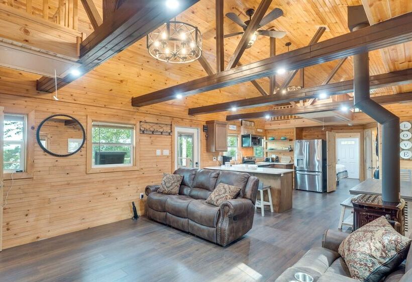 Cozy Hemphill Cabin W/ Lake Views & Deck!