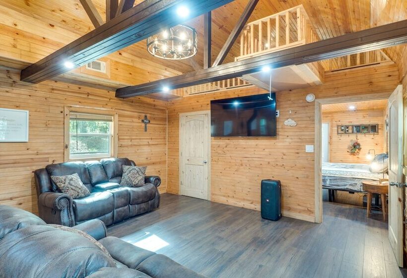 Cozy Hemphill Cabin W/ Lake Views & Deck!