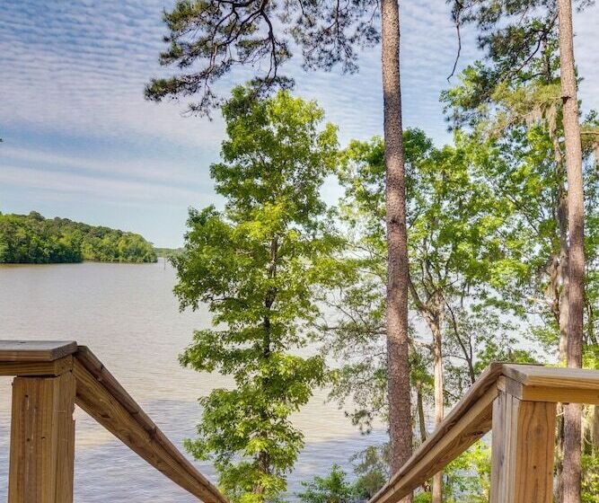 Cozy Hemphill Cabin W/ Lake Views & Deck!
