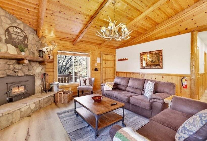 Crescenta Pines Log Cabin #2346