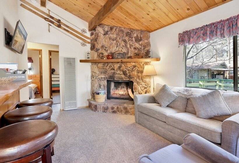 Escape In The Pines #2276