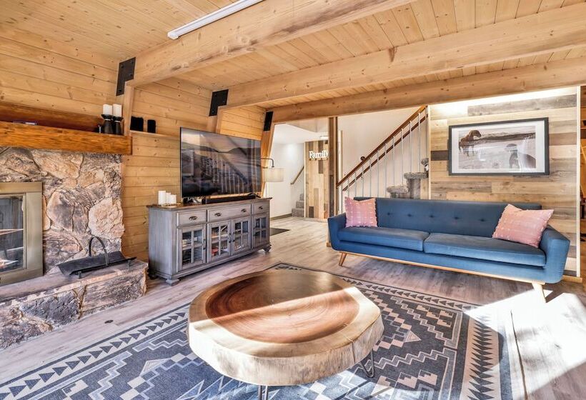 Fox & Bears Retreat #2190