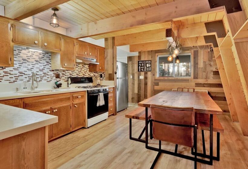 Fox & Bears Retreat #2190