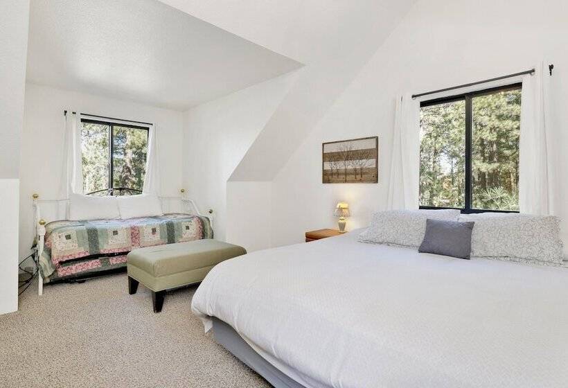 Georgia Street Retreat #2344