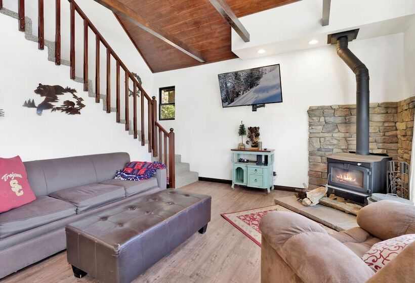 Georgia Street Retreat #2344