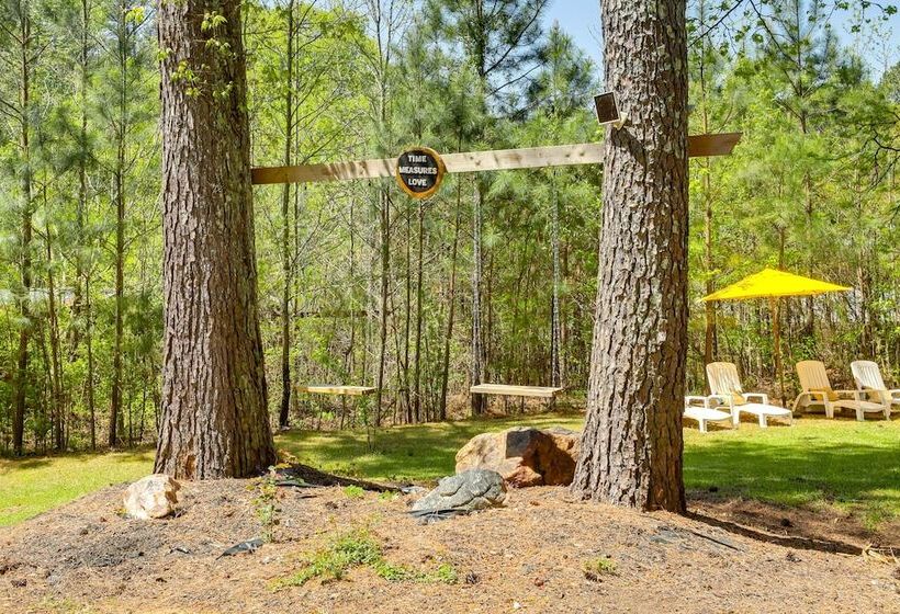 Hike On Site: Georgia Tiny Home On Farm Retreat