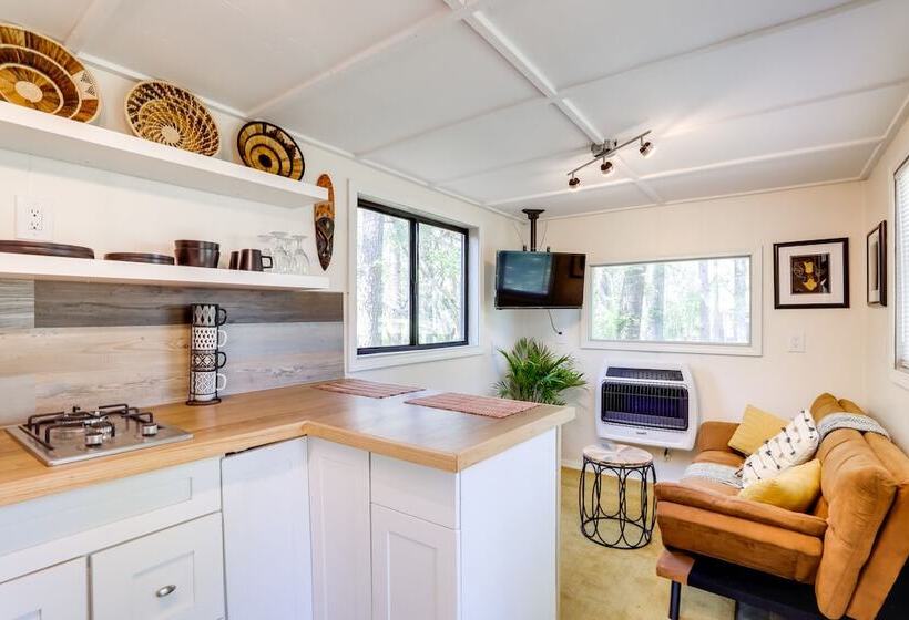 Hike On Site: Georgia Tiny Home On Farm Retreat
