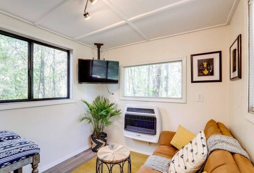 Hike On Site: Georgia Tiny Home On Farm Retreat