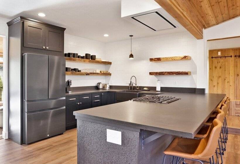 Gold Mountain Hideaway! #2350