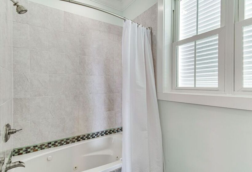 Gulf Shores Beach House W/ Deck: Walk To Shore!