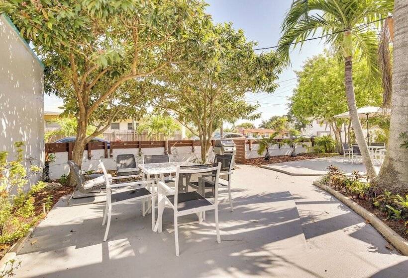 Hollywood Cottage Near Haulover Park: Pets Welcome