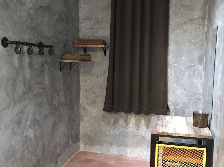 בית מלון כפרי Baan Nokhook Resort