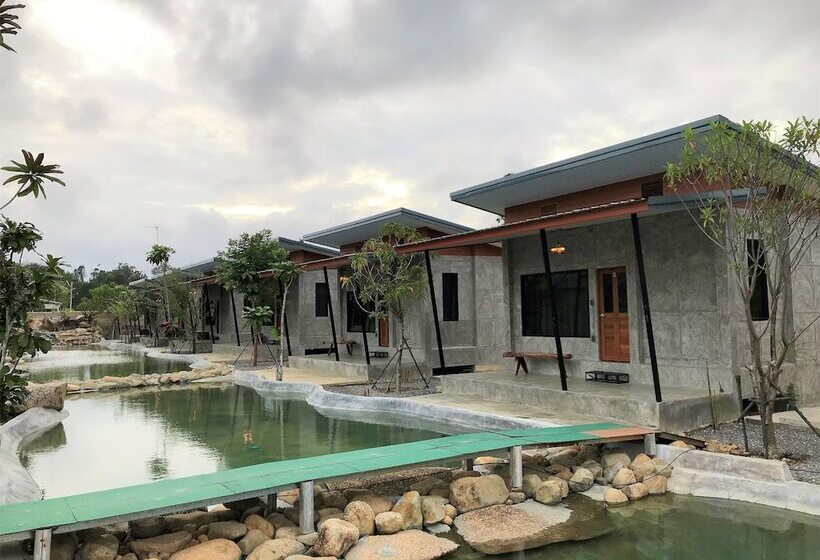 בית מלון כפרי Baan Nokhook Resort