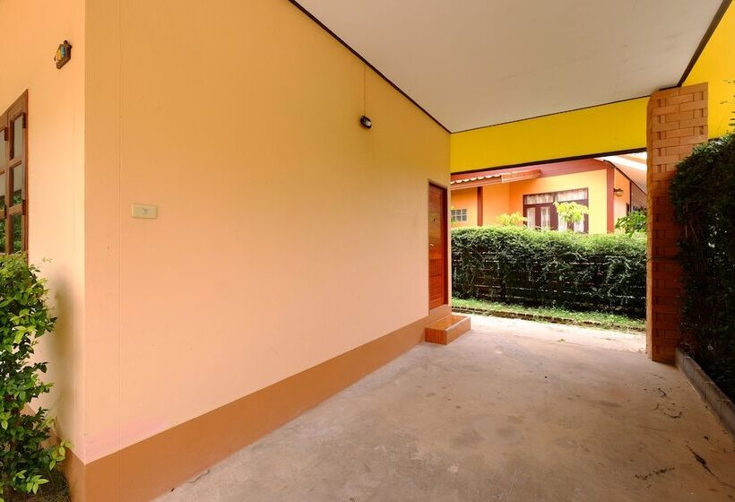 Отель Baan Torfun Resort Sakon Nakhon