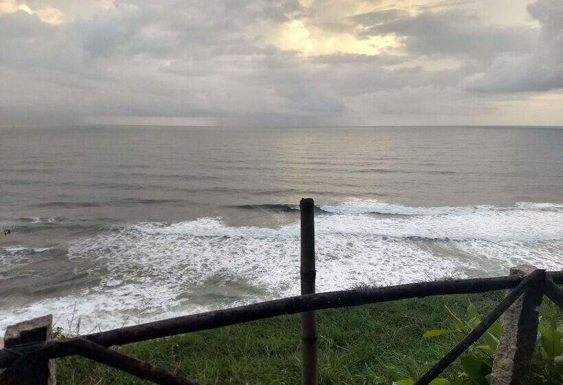 ホテル Blooming Bay - Clifftop Beach Resort