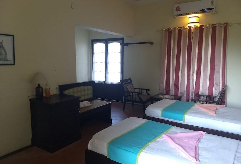 ホテル Blooming Bay - Clifftop Beach Resort