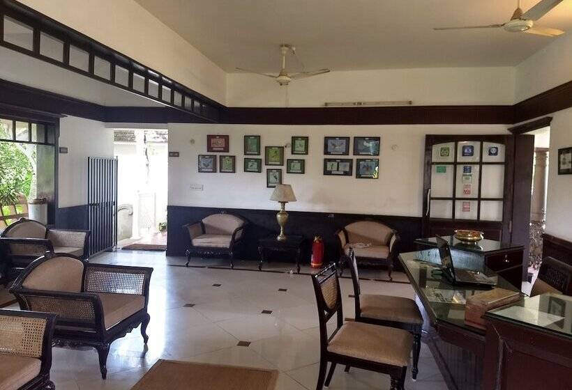 ホテル Blooming Bay - Clifftop Beach Resort