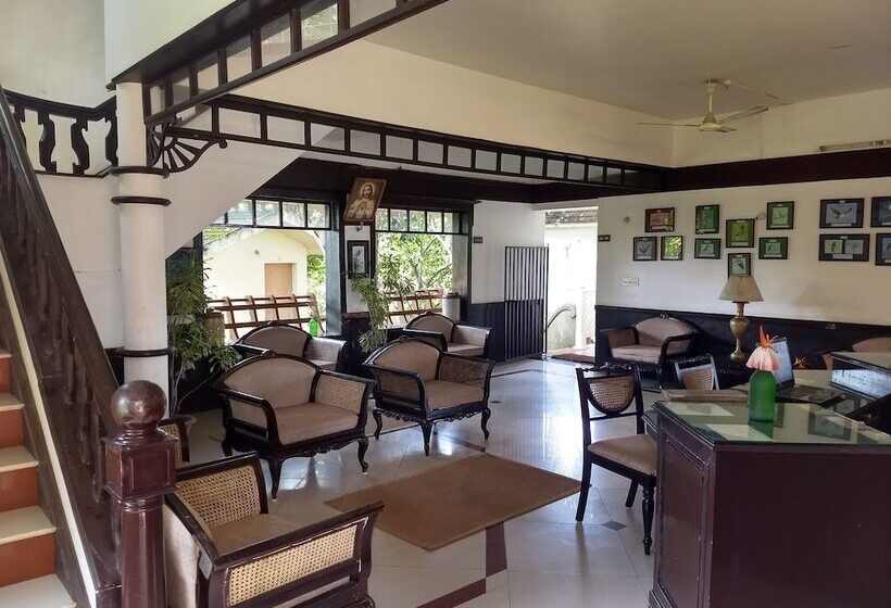 ホテル Blooming Bay - Clifftop Beach Resort